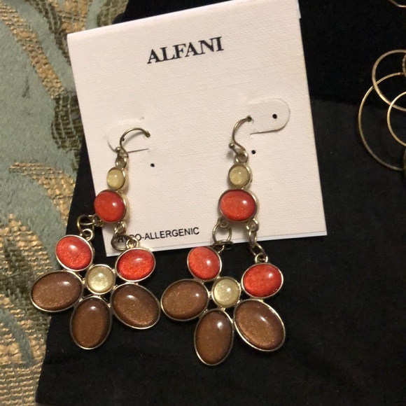 6 set of earrings - Picture 5 of 7